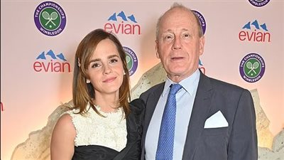 إيما واتسون تتخفى من المصورين في شوارع باريس 