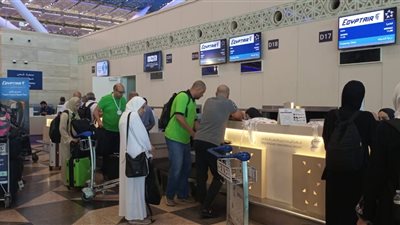  استمرار انطلاق رحلات عودة حجاج السياحة لعام 1446هـ إلى مصر من مطار جدة