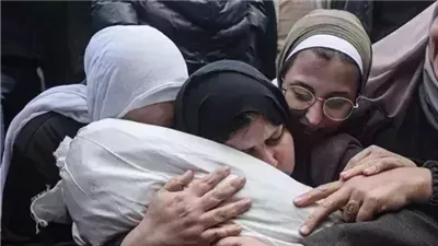 استشهاد 3 فلسطينيين في قصف الاحتلال خيمة تؤوي نازحين بمواصي خانيونس