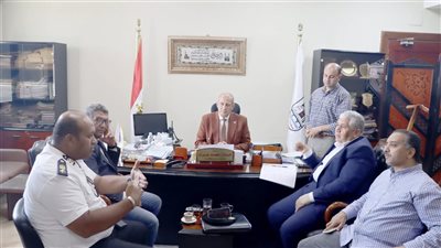 سكرتير بني سويف  يتابع  تنفيذ التسهيلات المرورية بمحيط مجمع المواقف الجديد