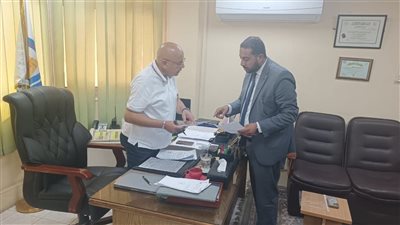 وكيل صحة قنا يعقد اجتماعا لمناقشة معدلات التشغيل بالأقسام  