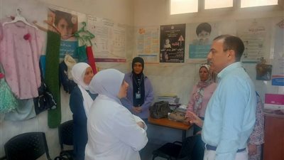 وكيل صحة البحيرة يفاجئ وحدة دسونس الحلفاية بالبحيرة