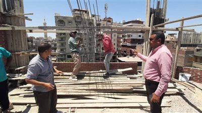 إزالة فورية لأعمدة خرسانية مخالفة بدمنهور 