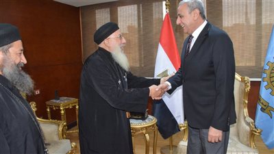 محافظ الغربية يستقبل الأنبا إغناطيوس والقمص أبانوب للتهنئة بعيد الأضحى