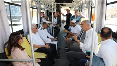 مستشار الرئيس ومحافظ الجيزة يتفقدان انتظام تقديم الخدمات بالمنطقة الأثرية للأهرامات 