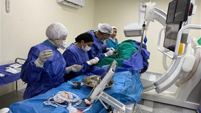 الفريق الطبي بمستشفى ميت غمر بالدقهلية ينقذ حياة سيدة سبعينية أصيبت بجلطة في المخ