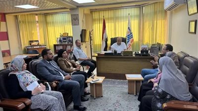 وكيل صحة قنا يناقش تفعيل الوحدات الصديقة للأم والطفل بأبوتشت