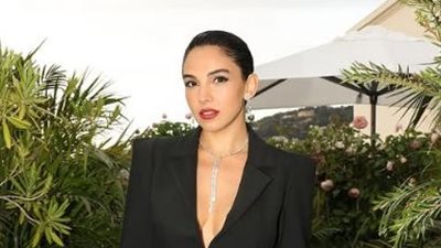 سلمى ابو ضيف تخطف الأنظار بفستان مثير بلغ سعره 49 ألف جنيه