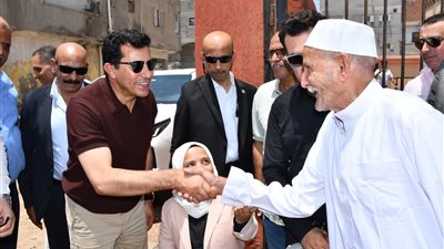 وزير الشباب والرياضة ومحافظ دمياط يتفقدان منشآت مركز شباب التوفيقية ضمن 