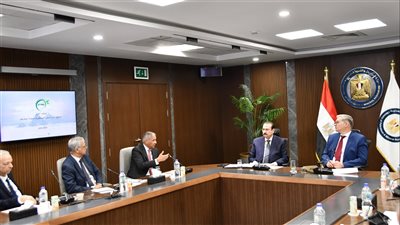 وزير البترول يعقد اجتماعًا موسعًا مع مساهمي شركة أبوطرطور لحامض الفوسفوريك