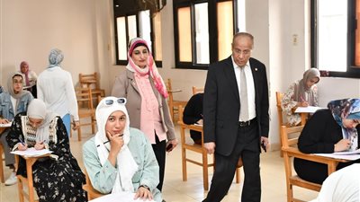 جولات تفقدية للاطمئنان على انتظام امتحانات نهاية العام بجامعة القناة