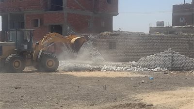 تنفيذ 8 قرارات إزالة بكوم حمادة بمساحة 1496 مترًا مربعًا