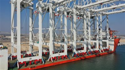 ميناء دمياط يستقبل 5 أوناش رصيف عملاقة لمحطة الحاويات 