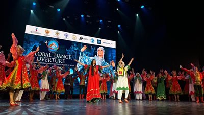 من الأوبرا.. صواريخ ثقافية وصراع وجود في عيد روسيا