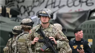 لوس انجلوس: قوات المارينز تشدد إجراءات حماية المباني الحكومية وتنفذ أول عملية اعتقال