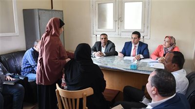 نائب محافظ الفيوم يعقد لقاء خدمة المواطنين بمركزي الفيوم وأبشواي