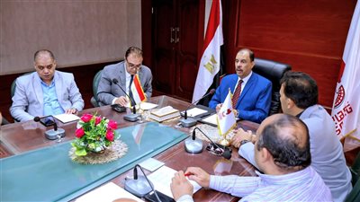 محافظ سوهاج يعقد اجتماعًا موسعًا لبحث الموقف التنفيذي لمشروعات كورنيش النيل