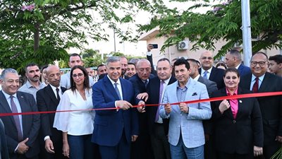 وزير الرياضة ومحافظ الإسكندرية يفتتحان ملاعب البادل ويشهدان مؤتمر البطولة الدولية