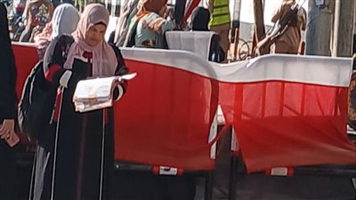 توافد الطلاب على لجان امتحانات الثانوية العامة بالفيوم 