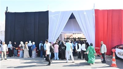 فرحة بين الطلاب في أول أيام امتحانات الثانوية العامة 2025