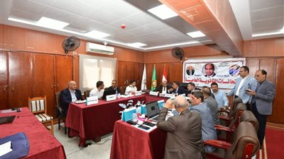 محافظ الدقهلية يتابع من داخل غرفة عمليات مديرية التعليم امتحانات الثانوية العامة