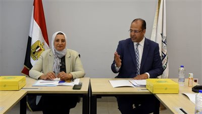 مركز بحوث الشرق الأوسط بجامعة عين شمس يناقش خطط التطوير المستقبلية