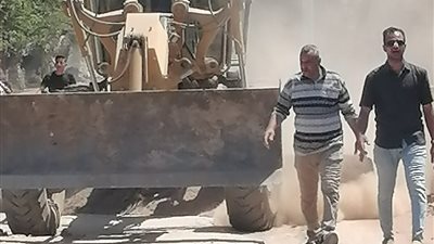 محافظ أسيوط: تمهيد الطرق غير المرصوفة بقريتي الحوطا وجرف سرحان