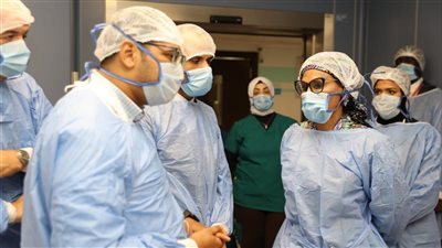 السيدة الأولى لدولة جامبيا تزور مستشفى شفاء الأورمان لعلاج الأورام بالأقصر