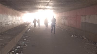  طلاب وأهالي بنها يستغيثون.. نفق كلية الحقوق والبلاعات المكشوفة خطر يهدد الأرواح