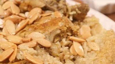 على الطريقة الفلسطينية.. مقلوبة الزهرة والباذنجان بالدجاج