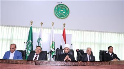 الأزهري يشهد ختام برنامج 