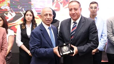 نقيبا الصحفيين والمهن التمثيلية يشاركان في مناقشة 5 مشروعات تخرج بالإسكندرية 