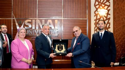 محافظ الإسماعيلية يزور جامعة سيناء فرع القنطرة شرق