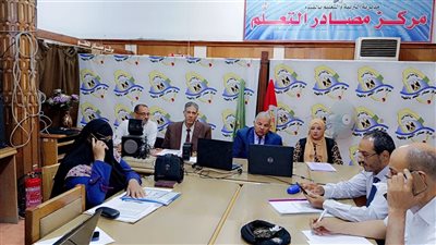وكيل وزارة التعليم بالفيوم  يتابع غرفة عمليات امتحانات الثانوية العامة