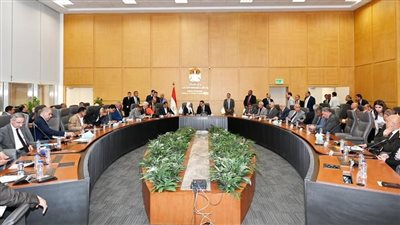 وزير الإسكان يؤكد أهمية التواصل والتكامل بين السلطتين التنفيذية والتشريعية لتحقيق مصلحة الوطن والمواطنين