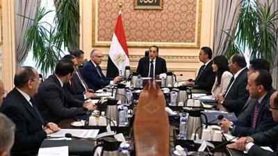 رئيس الوزراء يتابع مع الوزارات المعنية تطوير منظومة الري لزراعة قصب السكر