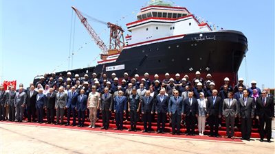 ترسانة الإسكندرية تدشن القاطرة الأولى 