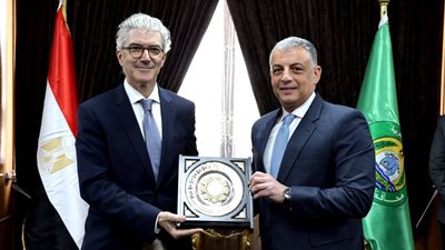 محافظ الإسماعيلية يستقبل وفد الاتحاد الأوروبي لبحث فرص الاستثمار والتنمية