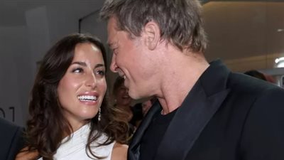 براد بيت وإينيس دي رامون.. قصة حب تزدهر بعيدًا عن أضواء هوليوود
