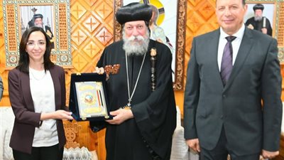 محافظ البحيرة ومدير الأمن يقدمان التهنئة للأنبا إيلاريون لتجليسه أسقفًا لإيبارشية البحيرة وتوابعها 