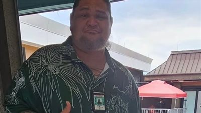 التحقيق في وفاة بطل نسخة ليلو وستيتش الجديدة.. لقى مصرعه بعد العرض 