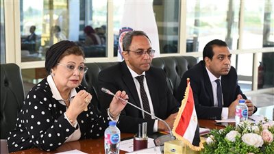 محافظ قنا: الزيادة السكانية تحدي رئيسي يعوق جهود التنمية