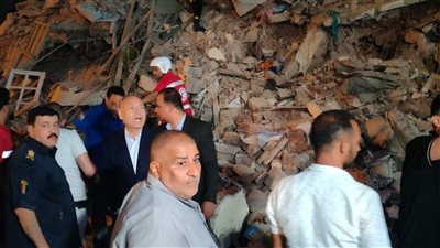 كان محل سكن نور الشريف وأمين حافظ.. الكشف عن مفاجأة بشأن عقار السيدة زينب المنهار