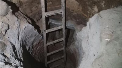 عامل يقتل صديقه للاستعانة بدمائه في فتح مقبرة أثرية