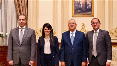 الوزراء يعربون عن شكرهم لرئيس البرلمان على إدارته الرشيدة للجلسات وللجهد المبذول 