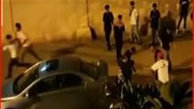 ضبط المتهمين بتمزيق جسد شاب بسبب ركنة سيارة بالنزهة| فيديو  