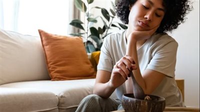 هل تؤثر الحميات الغذائية على صحتك النفسية؟ العلم تكشف مفاجآت