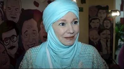 مشيرة إسماعيل تكشف طقوس عادل إمام قبل بدء مسرحياته: كان ملهمًا.. فيديو