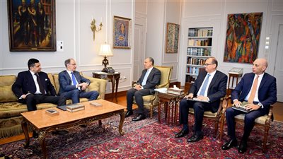 وزير الخارجية والهجرة يستقبل رئيس الوزراء الصربي