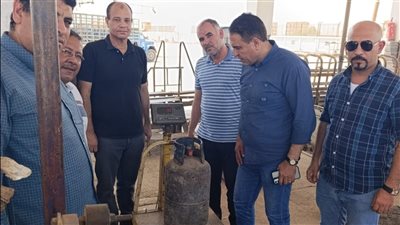 لمتابعة انتظام العمل.. وكيل تموين الفيوم يتفقد محطات تعبئة الغاز